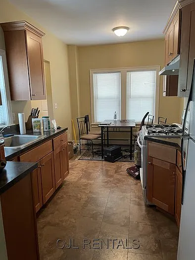 93 Ash St #1 — Photo 4