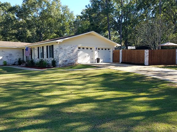 3rd image of 106 Wind Creek Ln