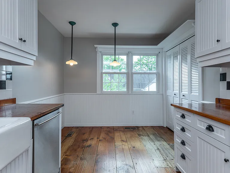2 Emerson Ct — Photo 11
