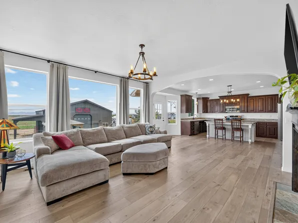 1672 Equestrian Park Way, Kaysville, UT 84037