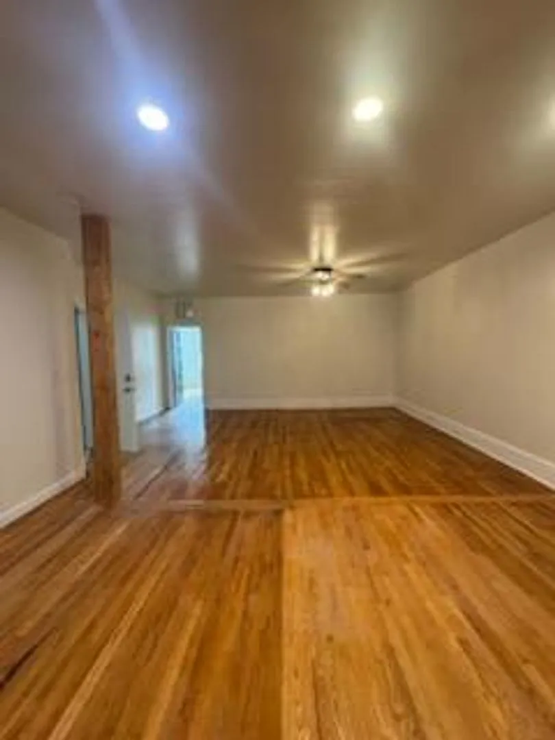 1513 Front St — Photo 1