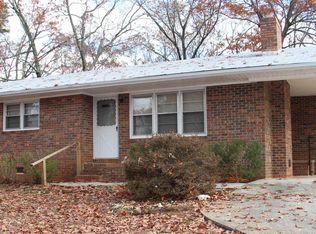 25 Dubignon Dr, Toccoa, GA 30577