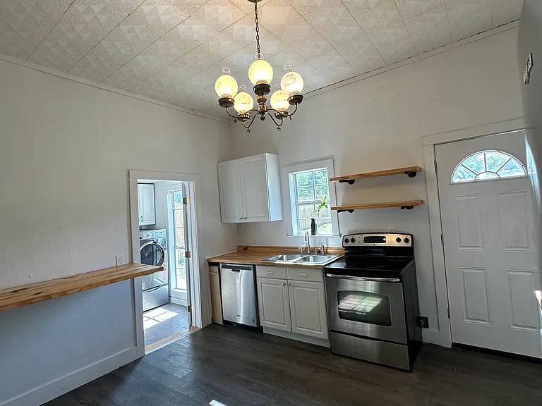 501 S Connellee Ave — Photo 22