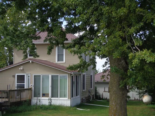 2301 Grant Ave, Independence, IA 50644