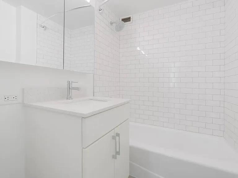 400 W 37th St #7R — Photo 51