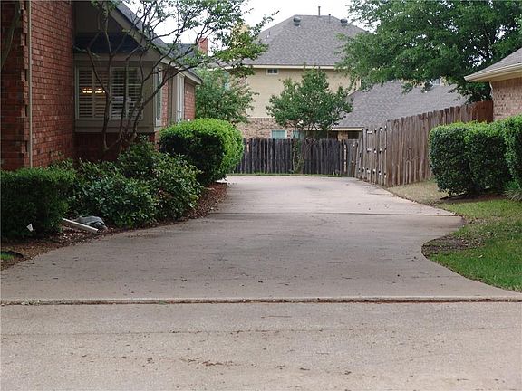 5th image of 1004 Foxwood Ln