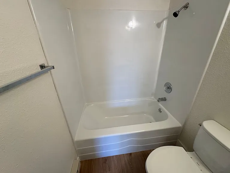 708 NE Avery St — Photo 23