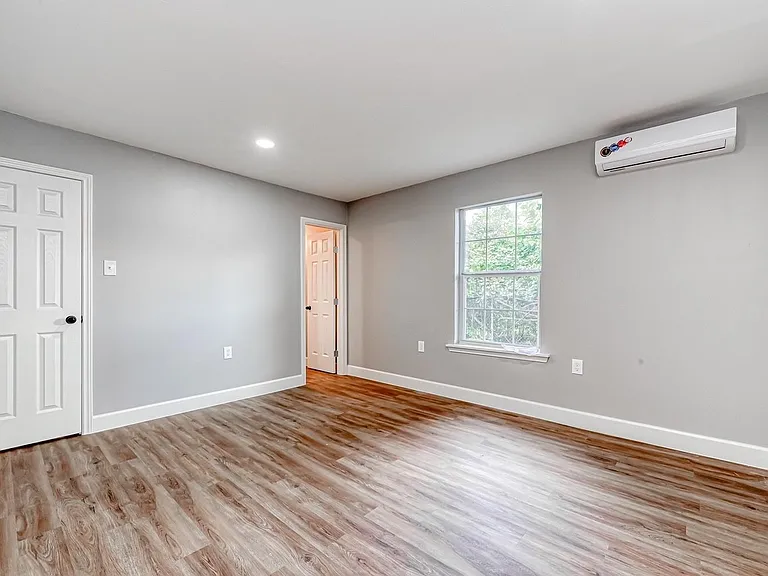 6715 Victoria St #A — Photo 25