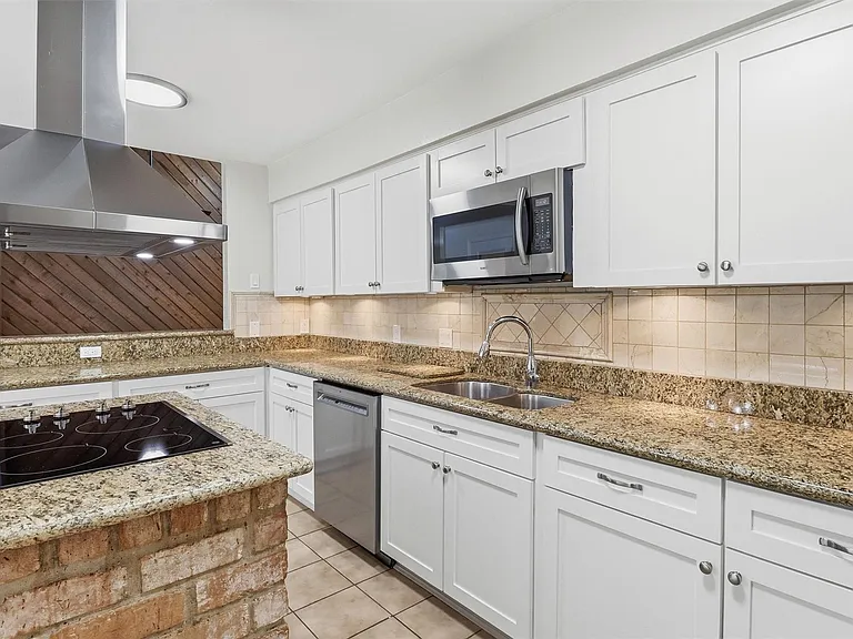 22411 Waynoka Rd — Photo 12