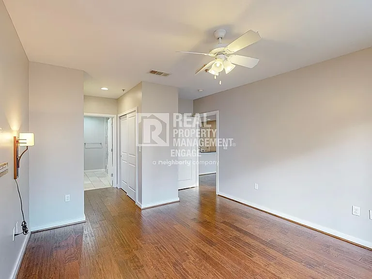 1200 Main St #910 — Photo 22