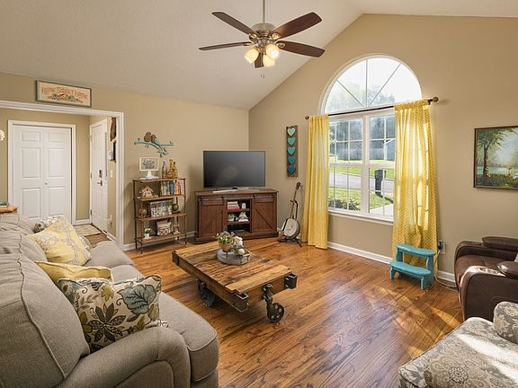 2nd image of 1692 Southern Heights Cir