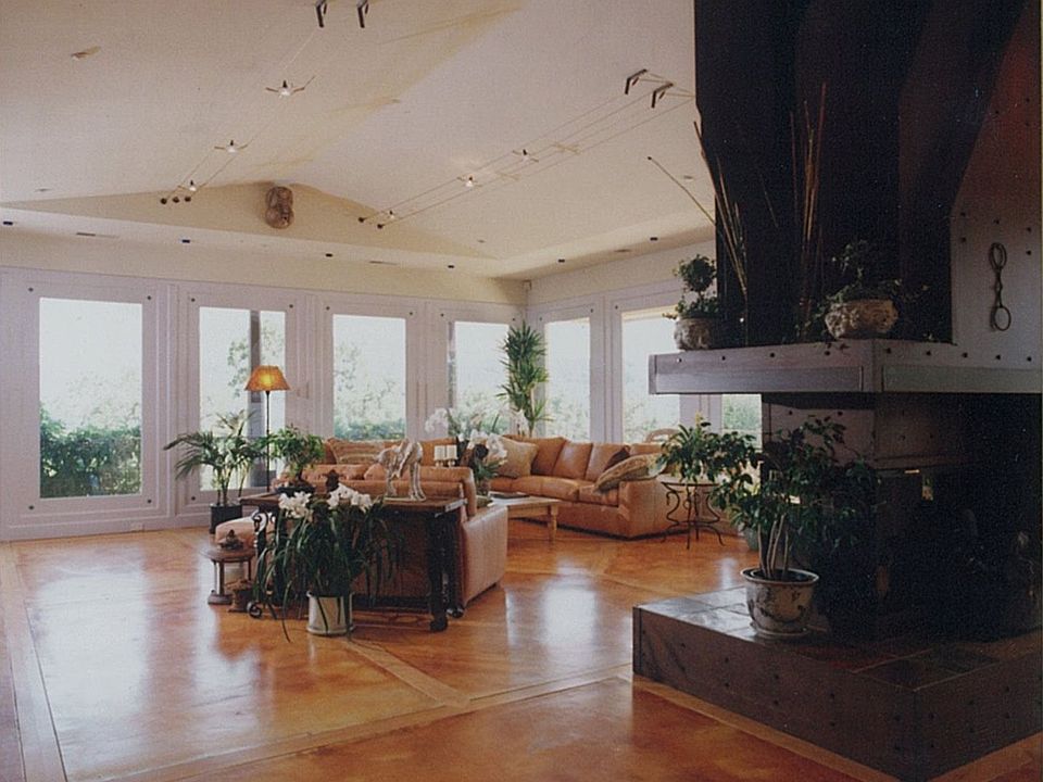 2nd image of 104 The Alameda