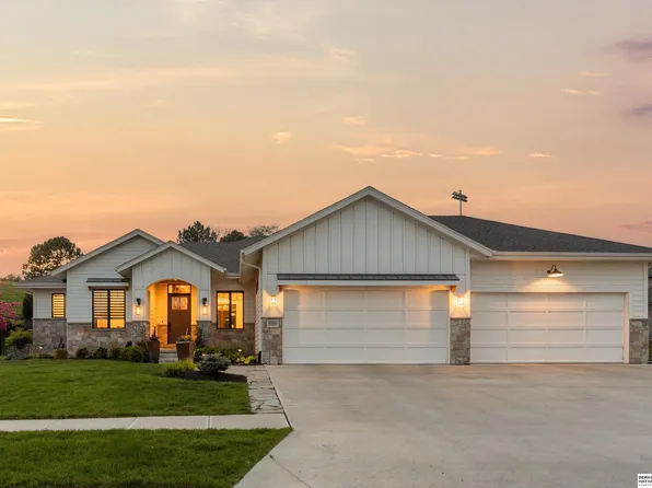 1006 Elk Ridge Dr, Elkhorn, NE 68022