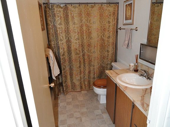 2nd image of 3081 Lois Dr