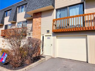 77 Penn Ln, Rochester, NY 14625