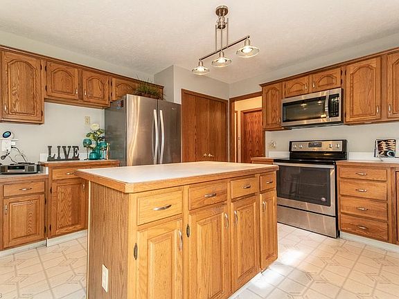2nd image of 6940 S Camelot Dr