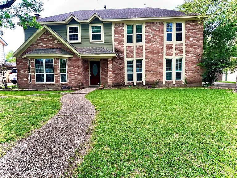 17502 Cassina Dr — Photo 1