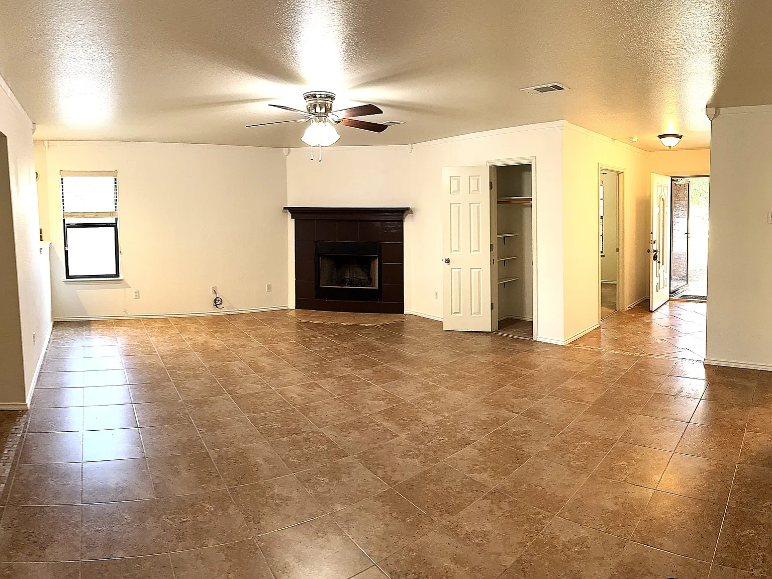 3 bed, 1520 sqft, $1,545 — Photo 2
