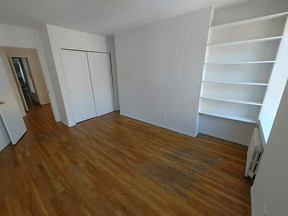 5th image of 312 W 21st St #5