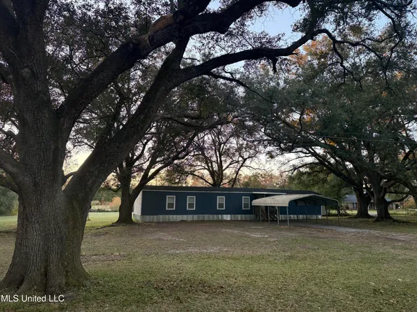3513 Jerry Davis Rd, Moss Point, MS 39562