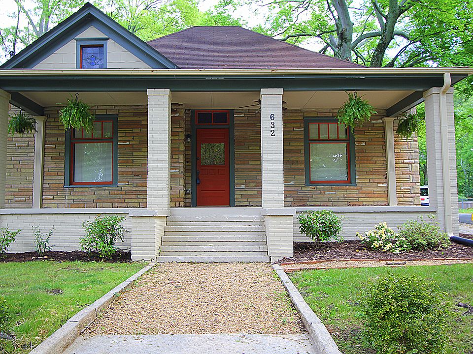   Located in the sought after Oakhurst this 4 bed 2 .5 bath home has been upda