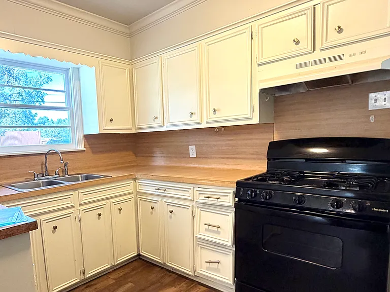 903 E Mary Ave — Photo 9