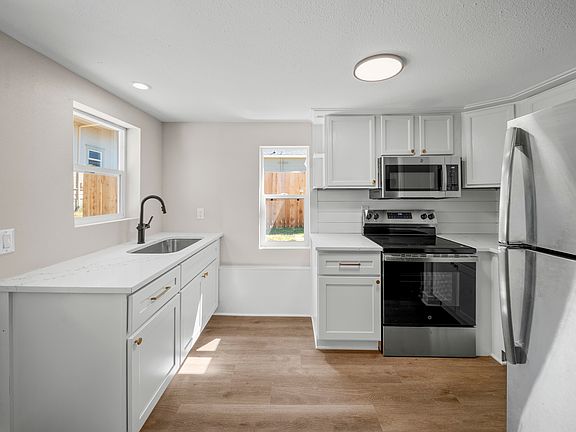 4th image of 409 Lybarger St SE