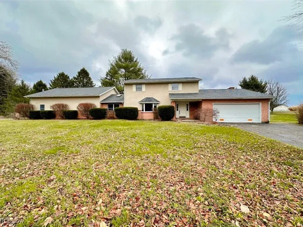 5110 Heritage Dr, Nashport, OH 43830