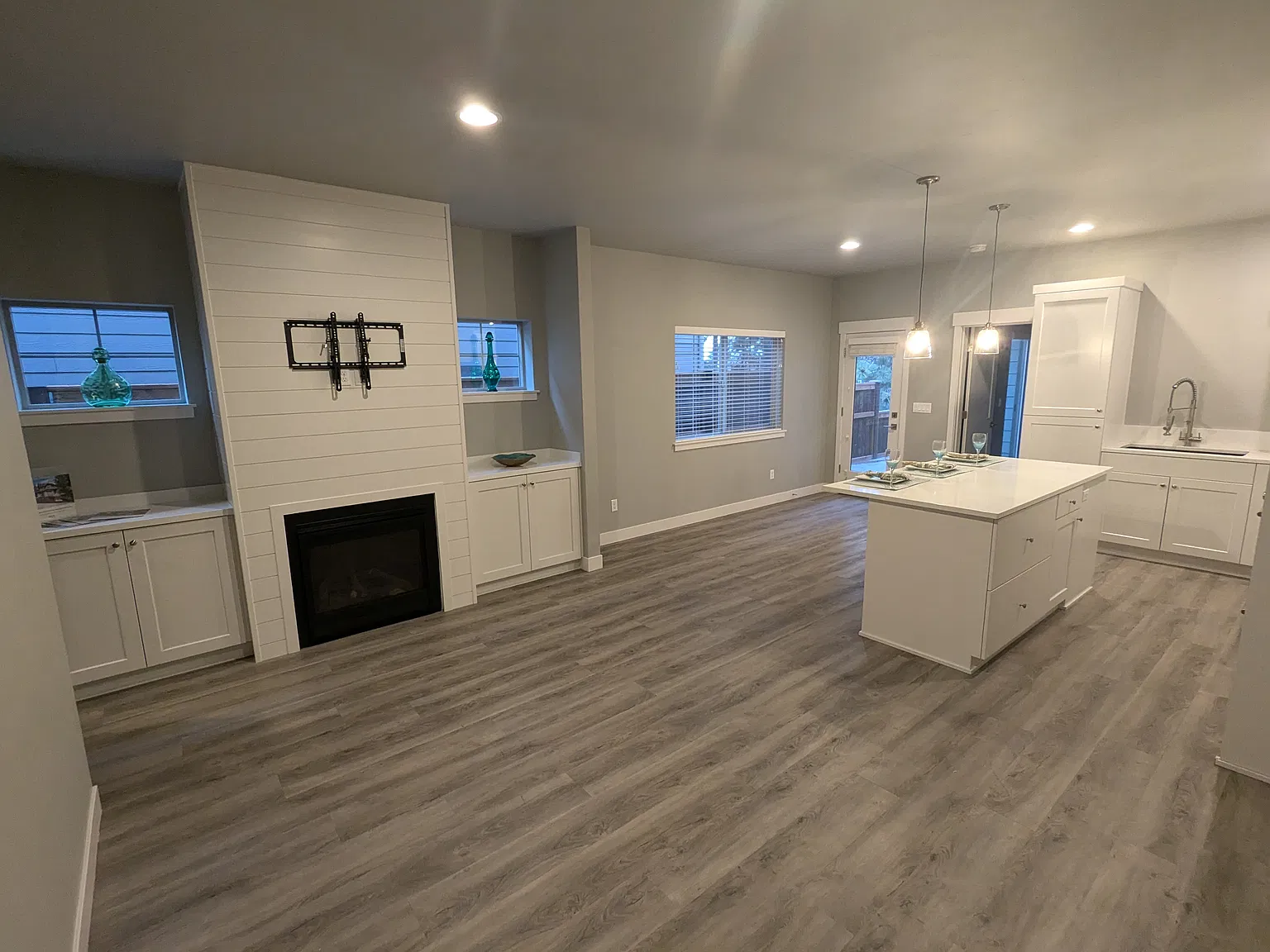 3 bed, 3.5 bath, 1757 sqft, $3,100 — Photo 4