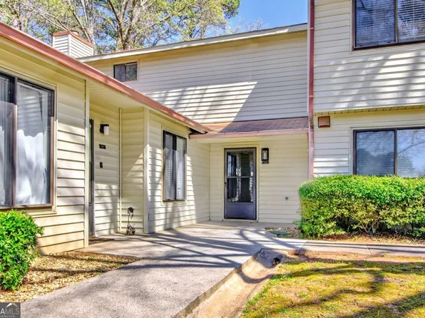 1124 Country Ct, Lawrenceville, GA 30044