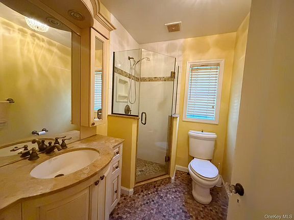 5th image of 68 Woodbine Road