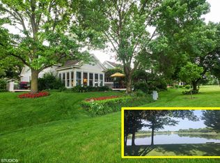 2190 Lake Shore Cir, Arlington Heights, IL 60004