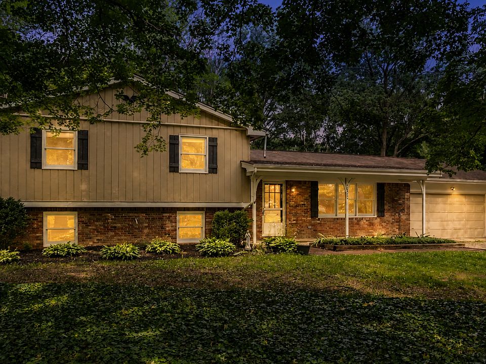 1st image of 10560 Greentree Dr