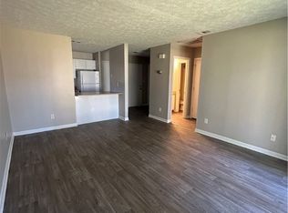 811 Applewood Ln, Fayetteville, NC 28303