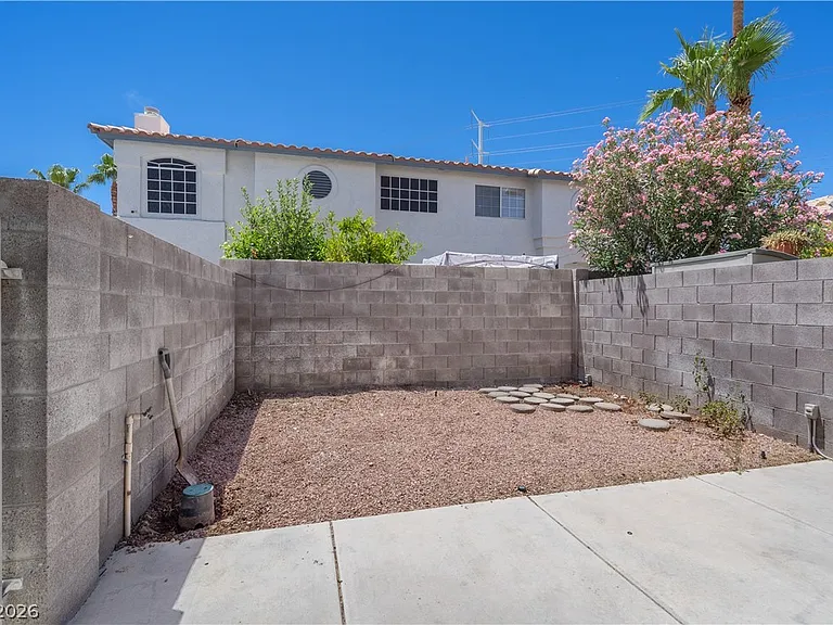 8216 Diamond Star Ct — Photo 4