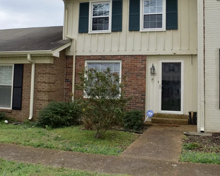 8300 Sawyer Brown Rd #R302 — Photo 2