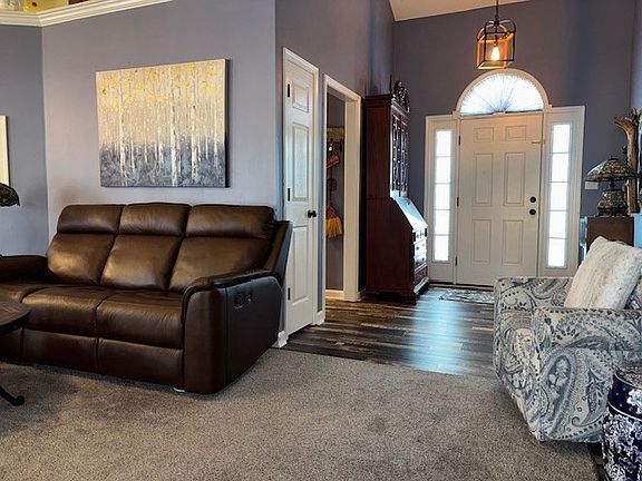 4th image of 3334 N Henderson Way
