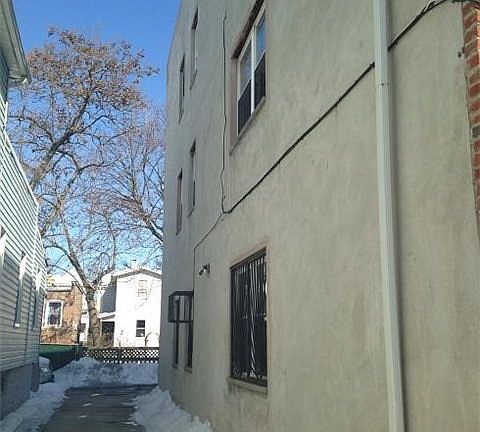 3rd image of 827 E 222nd St