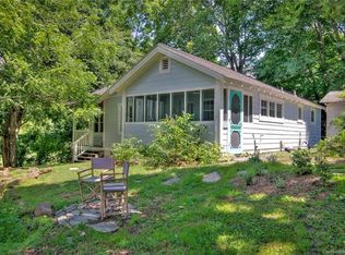 829 N Fork Rd, Black Mountain, NC 28711
