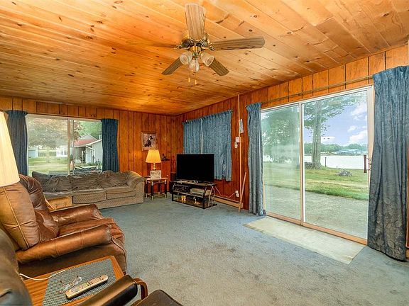 4th image of 2602 W River Dr