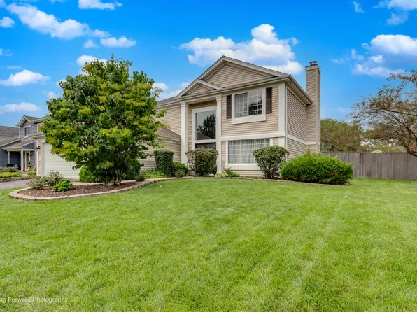 1301 Big Oak Trl, Aurora, IL 60506