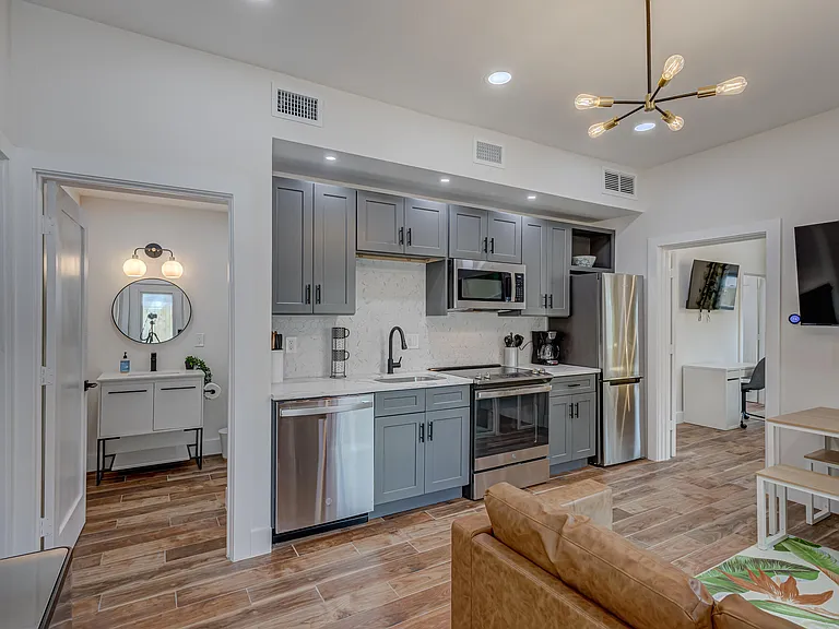 721 Franklin Rd — Photo 8