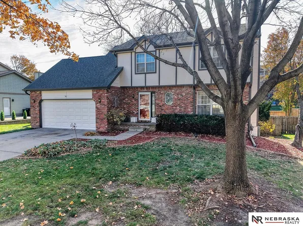 8017 Meredeth St, Lincoln, NE 68506