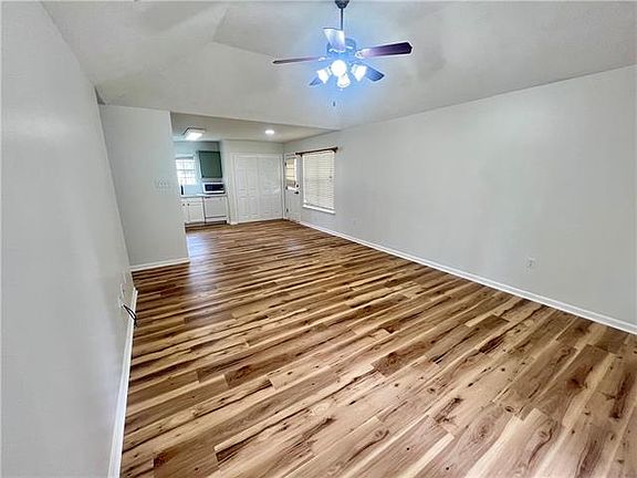 4th image of 70344 4th St