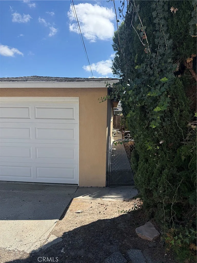 24261 Los Codona Ave — Photo 2