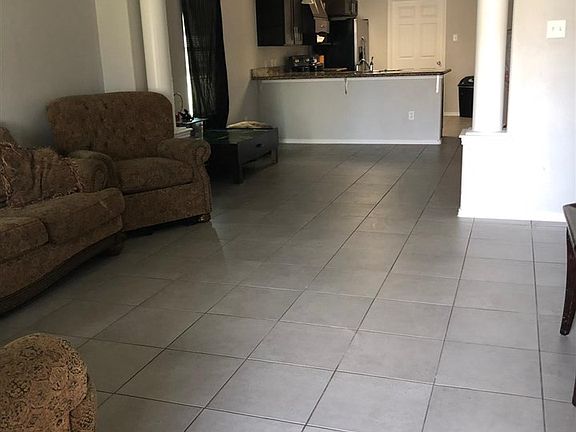 4th image of 4422 Mercedes Dr