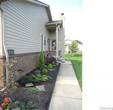 5th image of 940 Roman Dr #1
