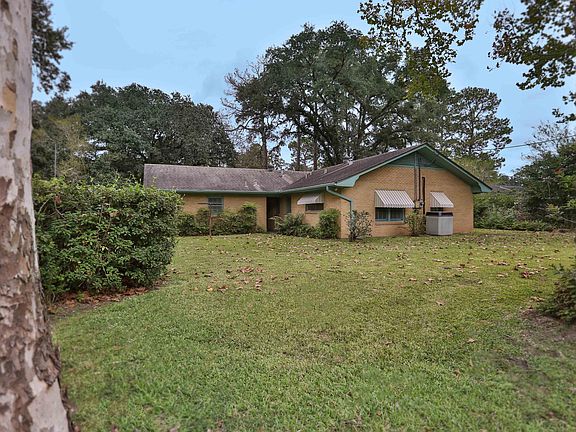5th image of 104 Beverly Dr