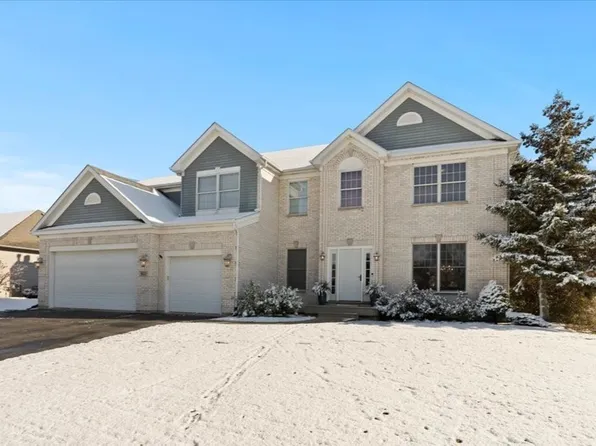 851 Red Hawk Dr, Antioch, IL 60002