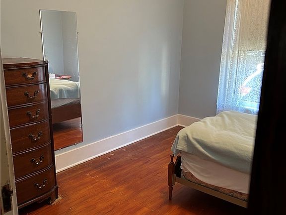 5th image of 2643 Canterbury Rd